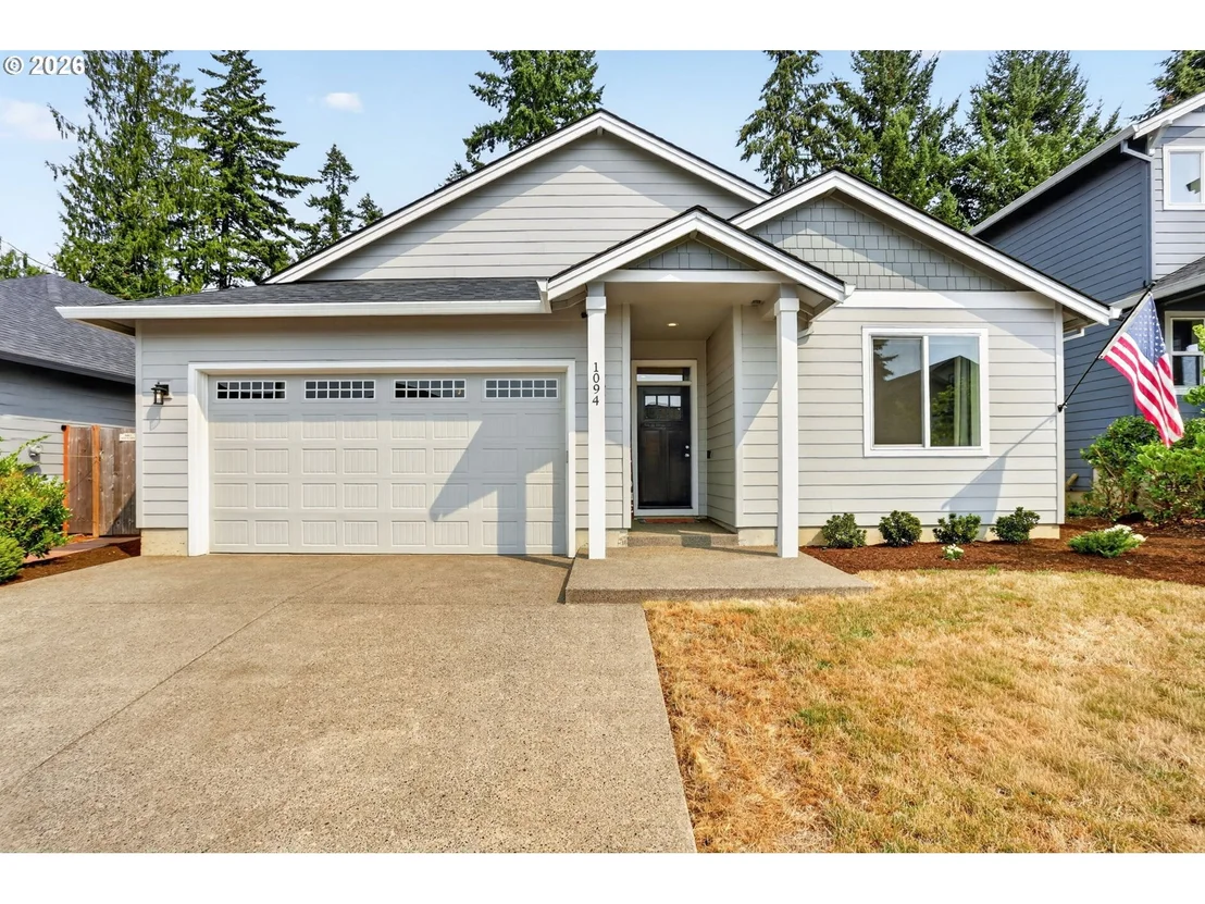 Photo of 1094 NE REGAN HILL LOOP