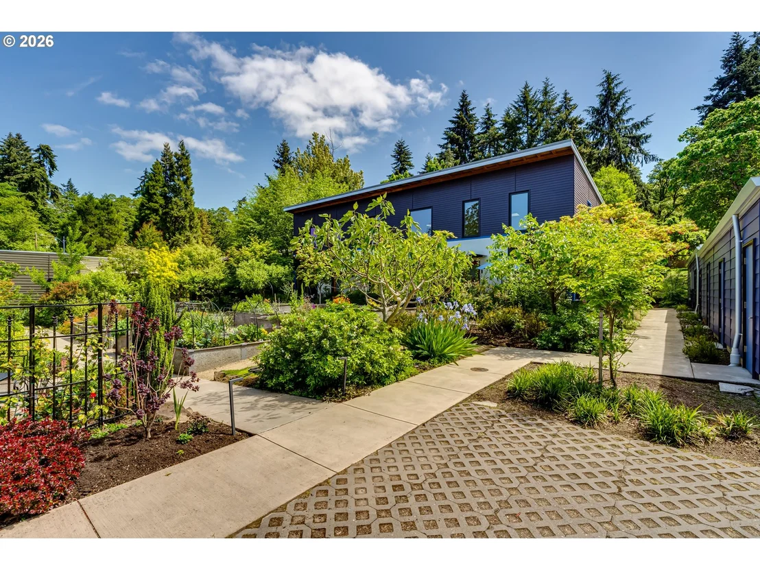 Photo of 2863 FRIENDLY ST