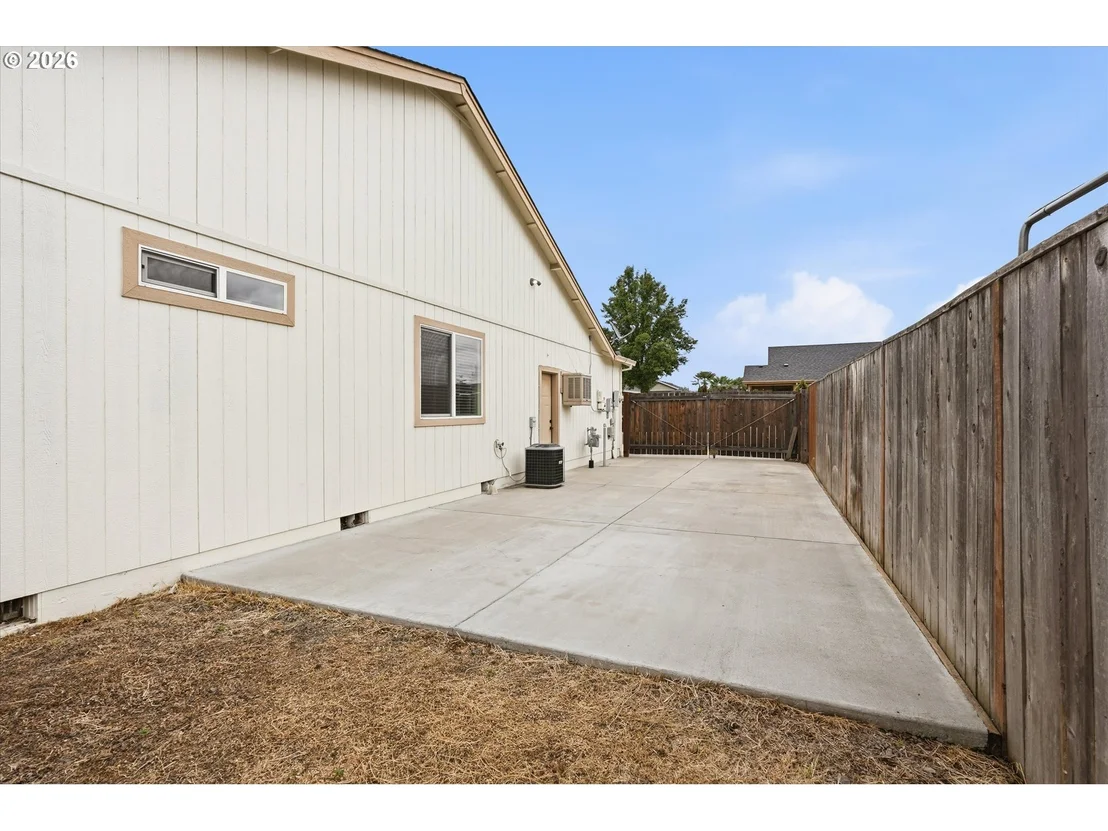 Photo of 7410 DESERT VIEW DR