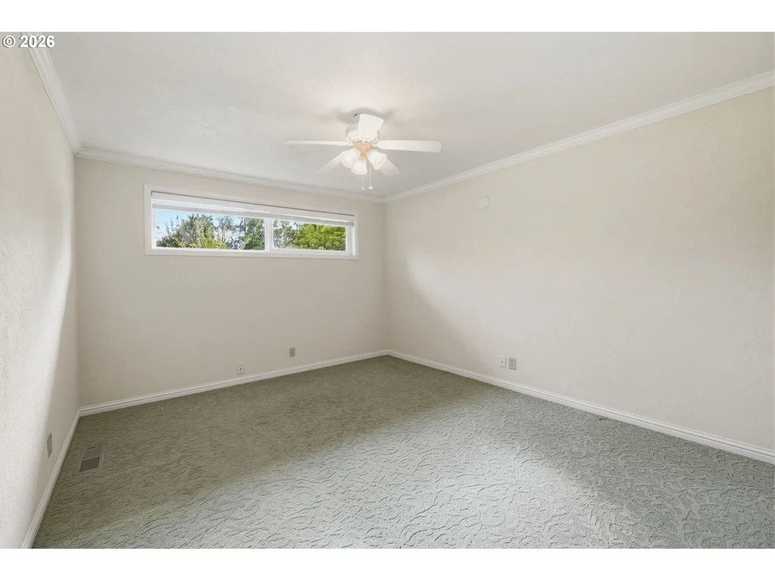 Photo of 394 CHERRY DR