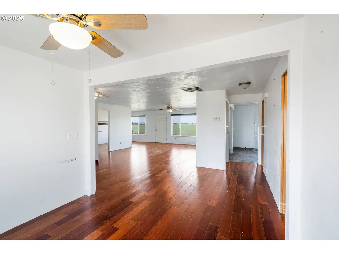 Photo of 668 EGRET AVE