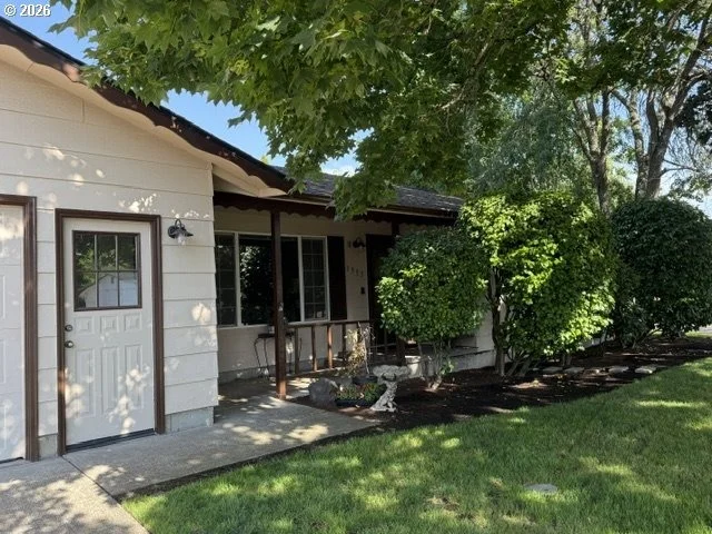 Photo of 3353 WISTERIA ST