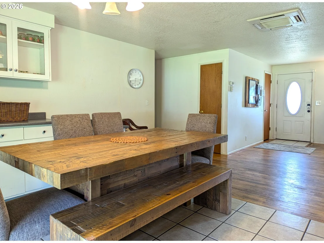 Photo of 76501 PORTAL DR