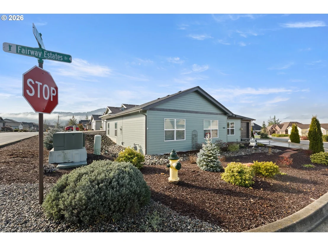 Photo of 582 FAIRWAY ESTATES DR