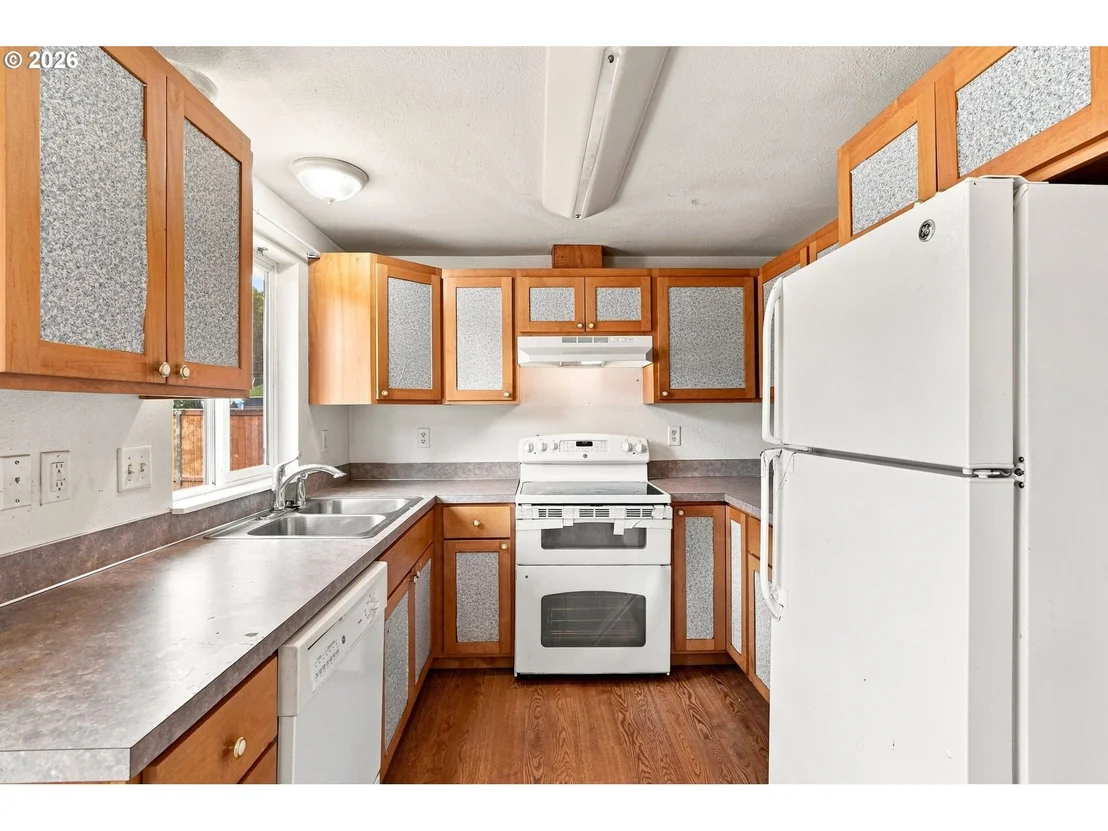 Photo of 1219 PLEASANT ST