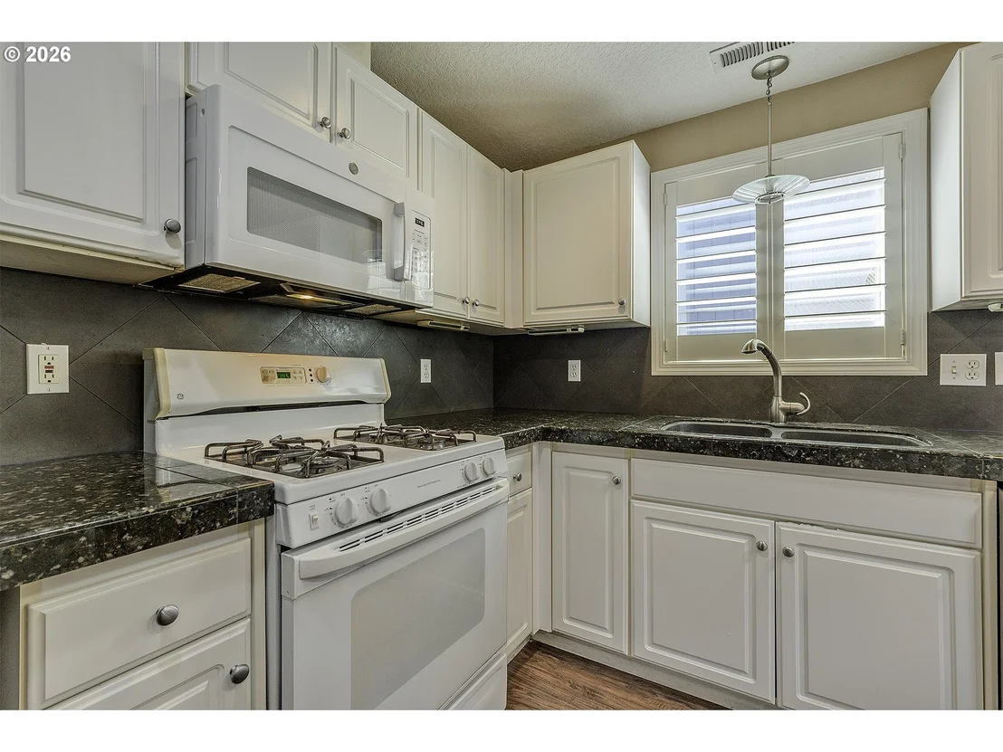 Photo of 1235 CRYSTAL LN