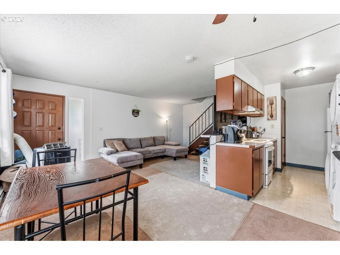 Photo of 1649 NE KANE DR