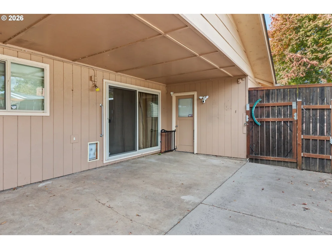 Photo of 475 PINEDALE AVE