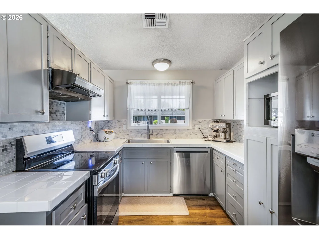 Photo of 276 KNIGHT AVE