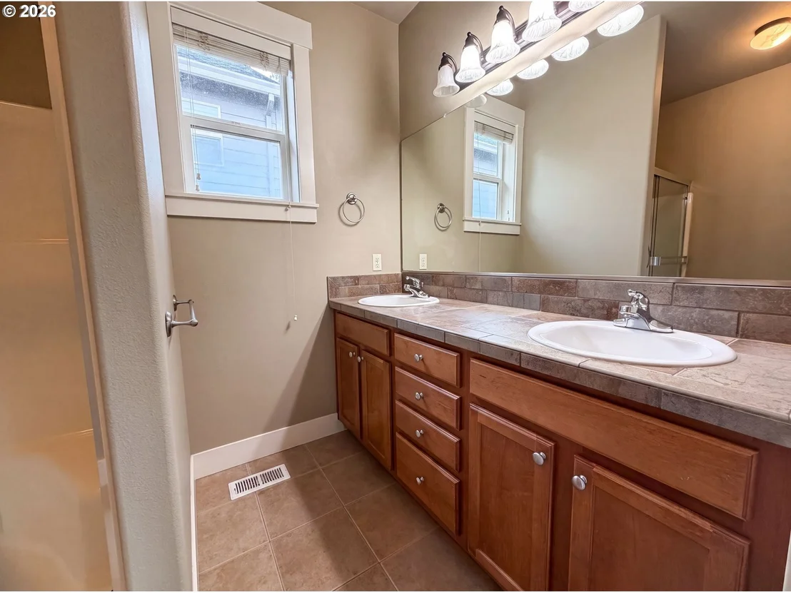 Photo of 39570 WALL ST