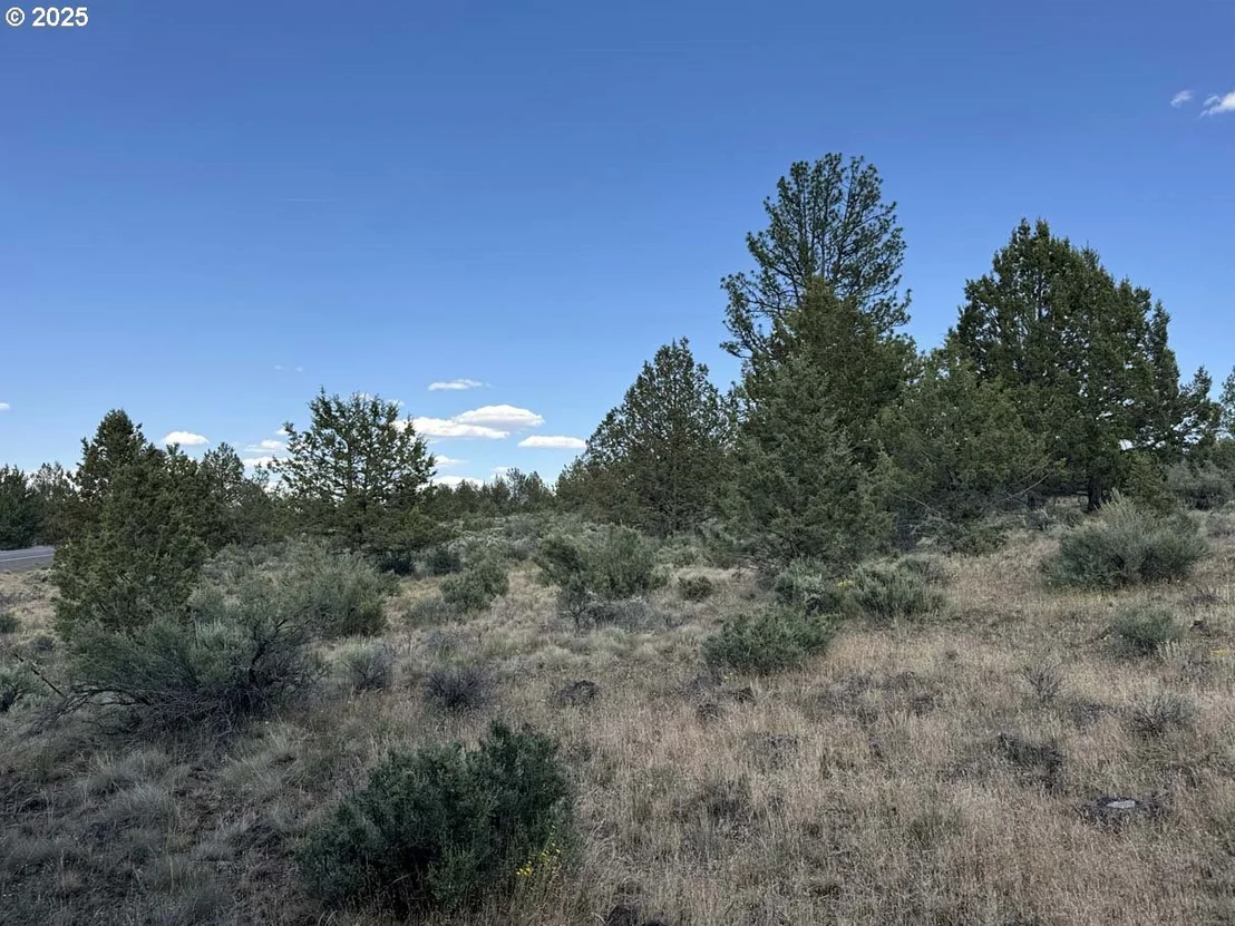 Photo of Unit 300 at HWY 140
