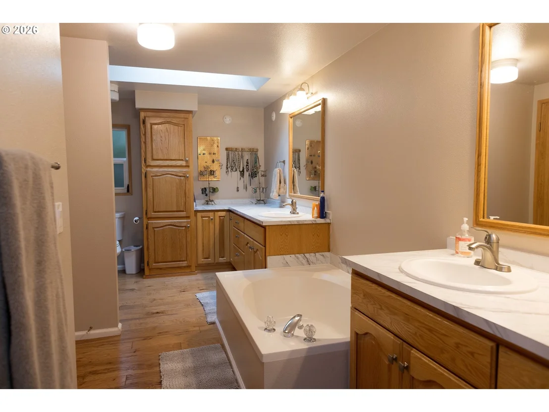 Photo of 327 SOUTHRIDGE DR