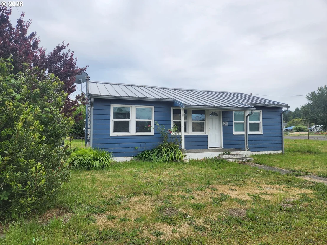 Photo of 1025 N LAKE RD