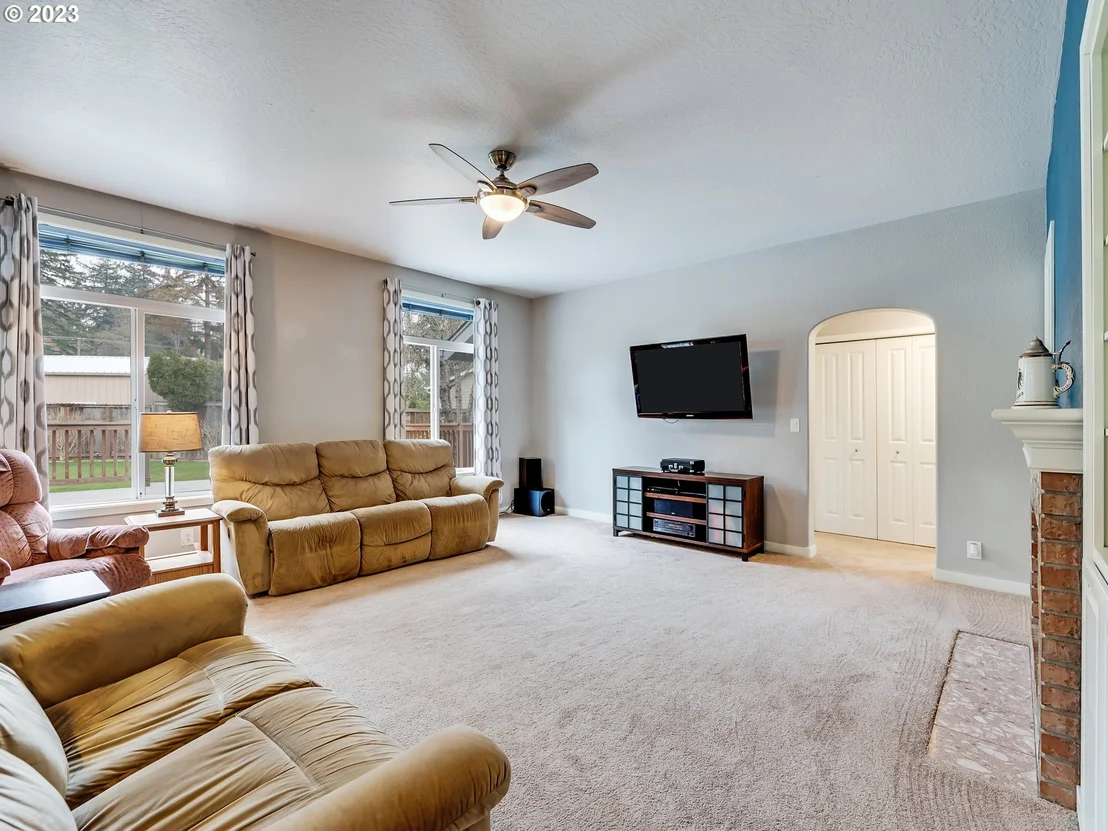 Photo of 51 SILVER OAK DR