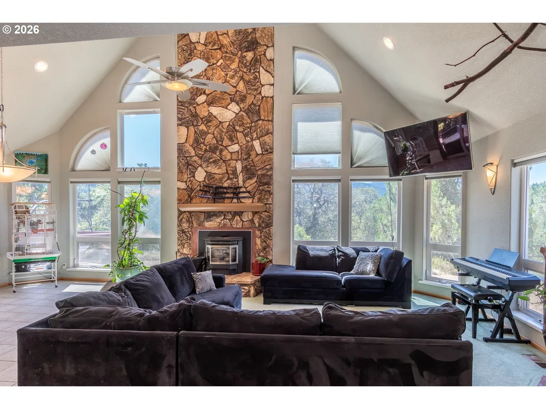 Photo of 1265 EVERGREEN RIDGE RD