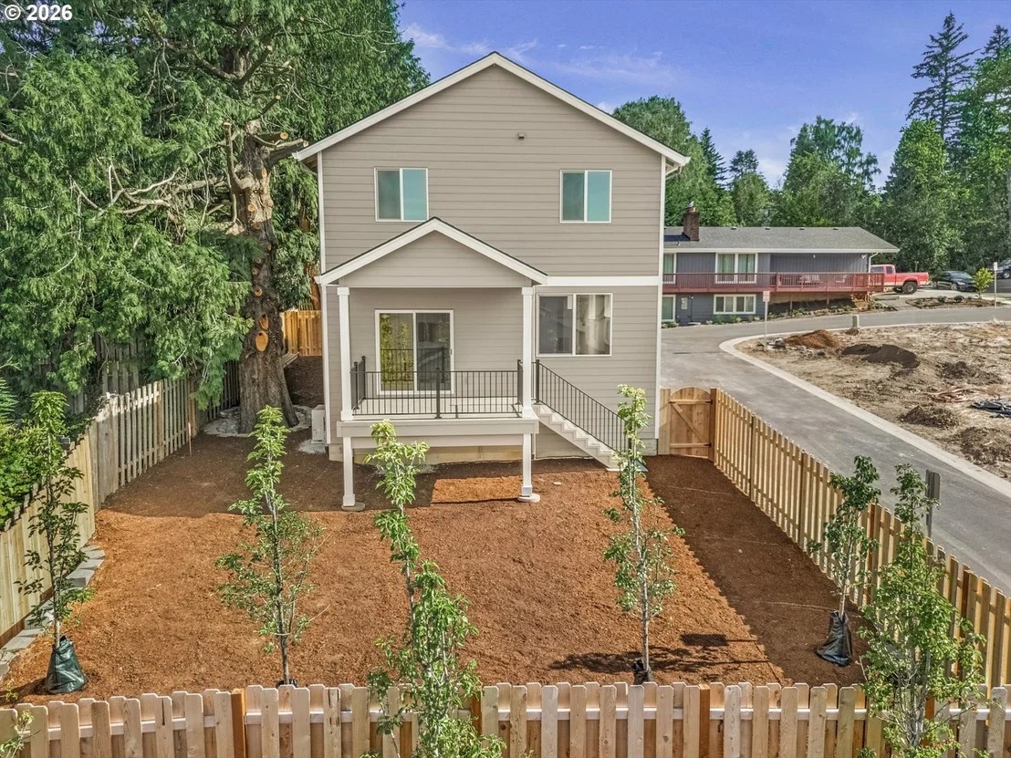 Photo of 291 NW MAWRCREST AVE