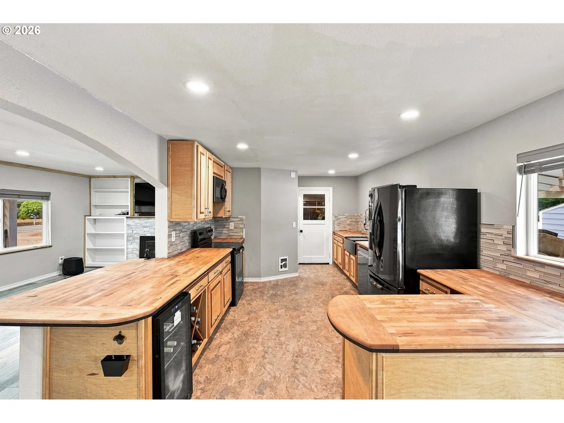 Photo of 62941 CROWN POINT RD