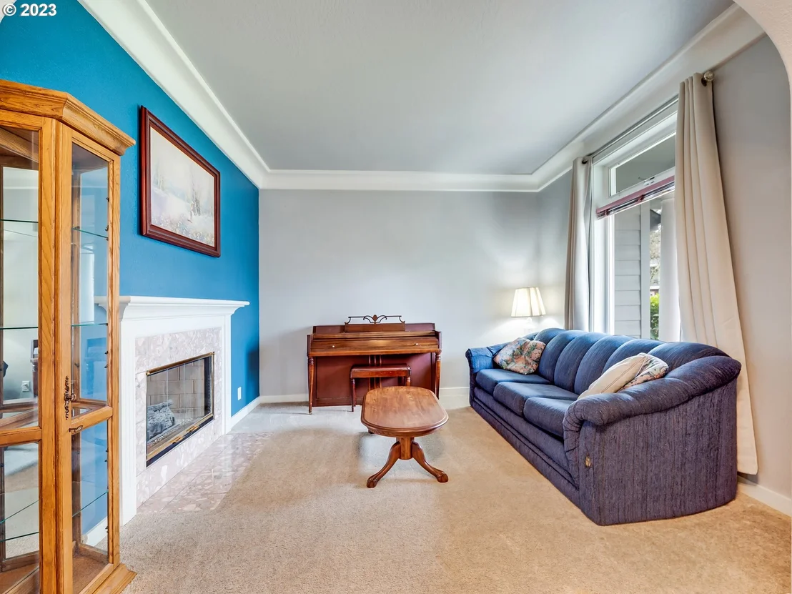 Photo of 51 SILVER OAK DR