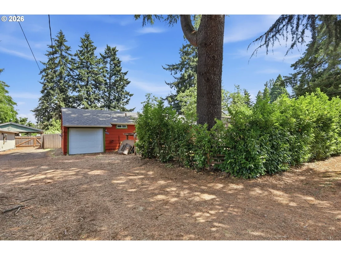Photo of 605 KOURT DR