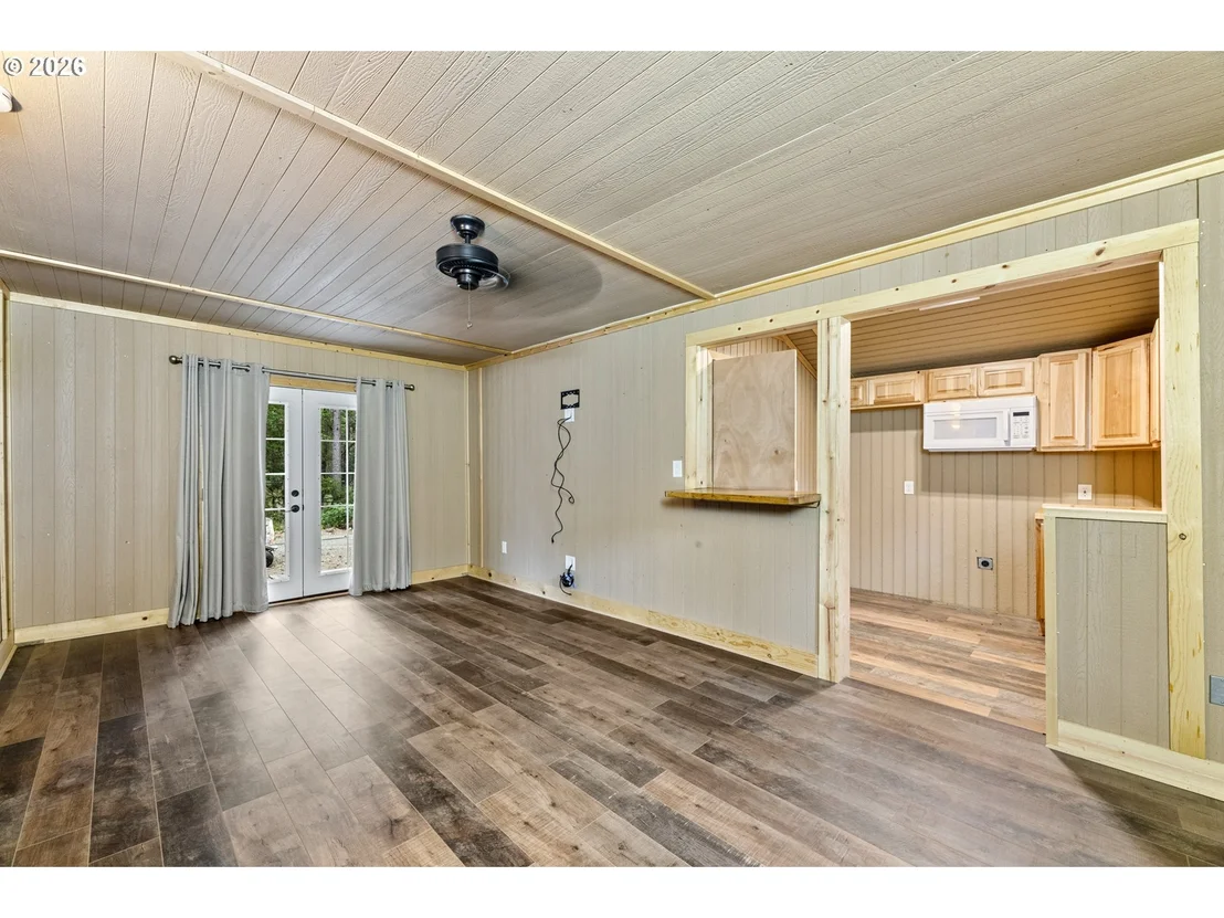 Photo of 135 ROLLING HILLS DR