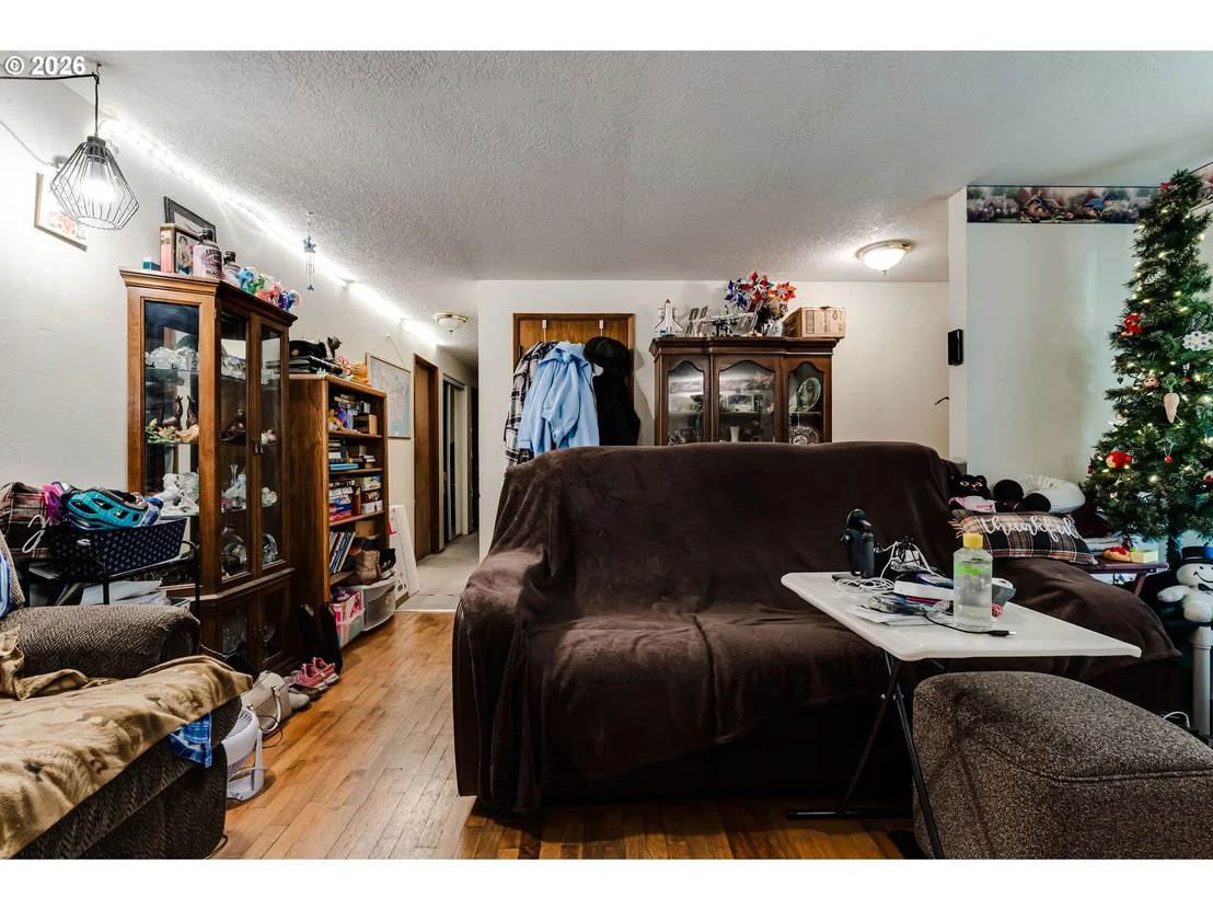 Photo of 930 25TH PL