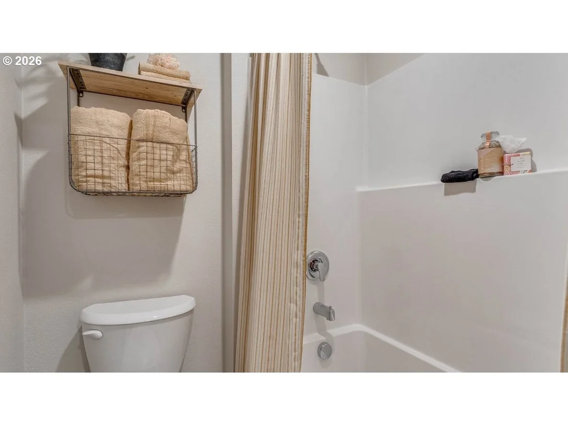 Photo of 502 Redmond ST NE