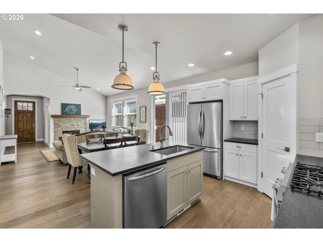 Photo of 4124 SW COYOTE AVE