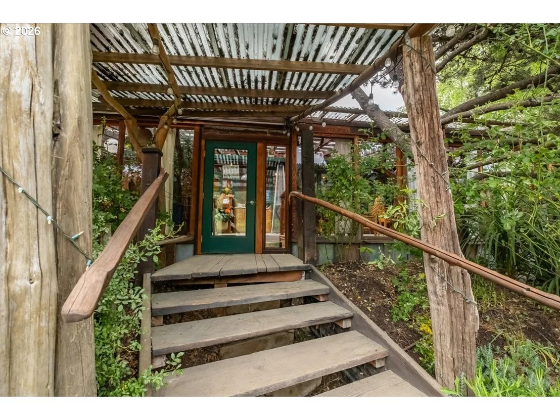 Photo of 25159 GRANGE HALL RD