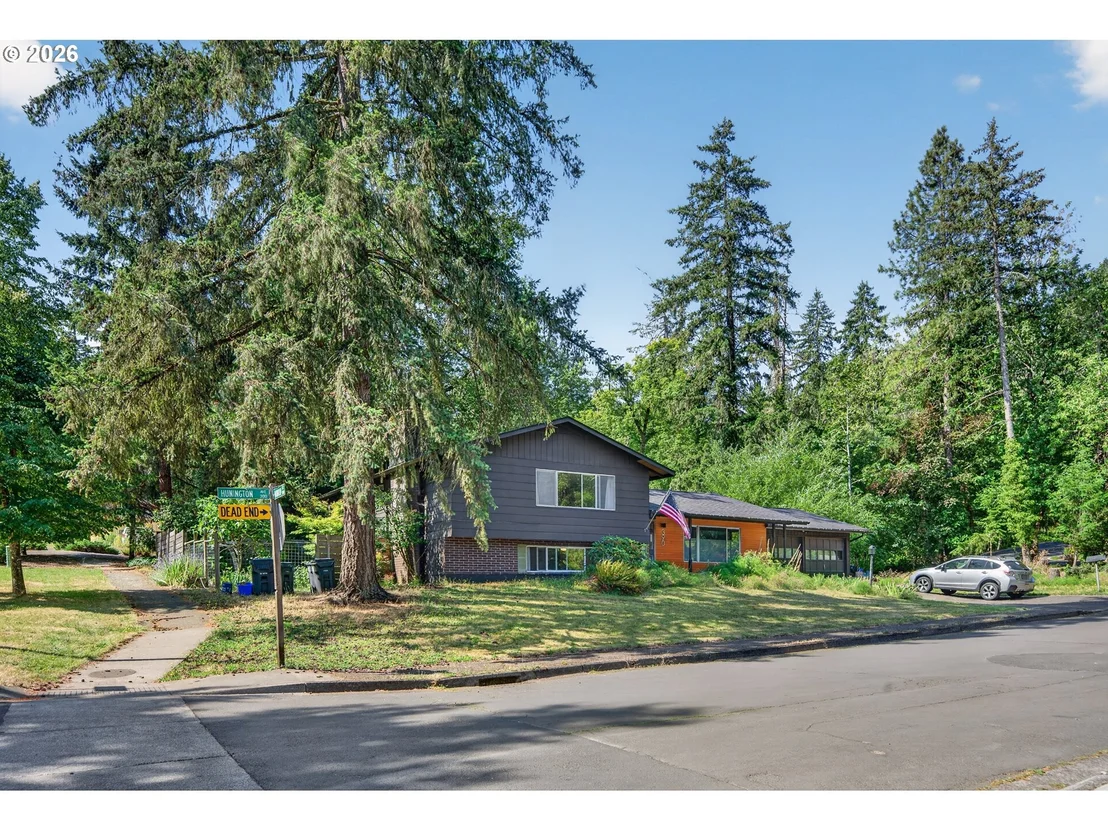 Photo of 390 HUNINGTON AVE