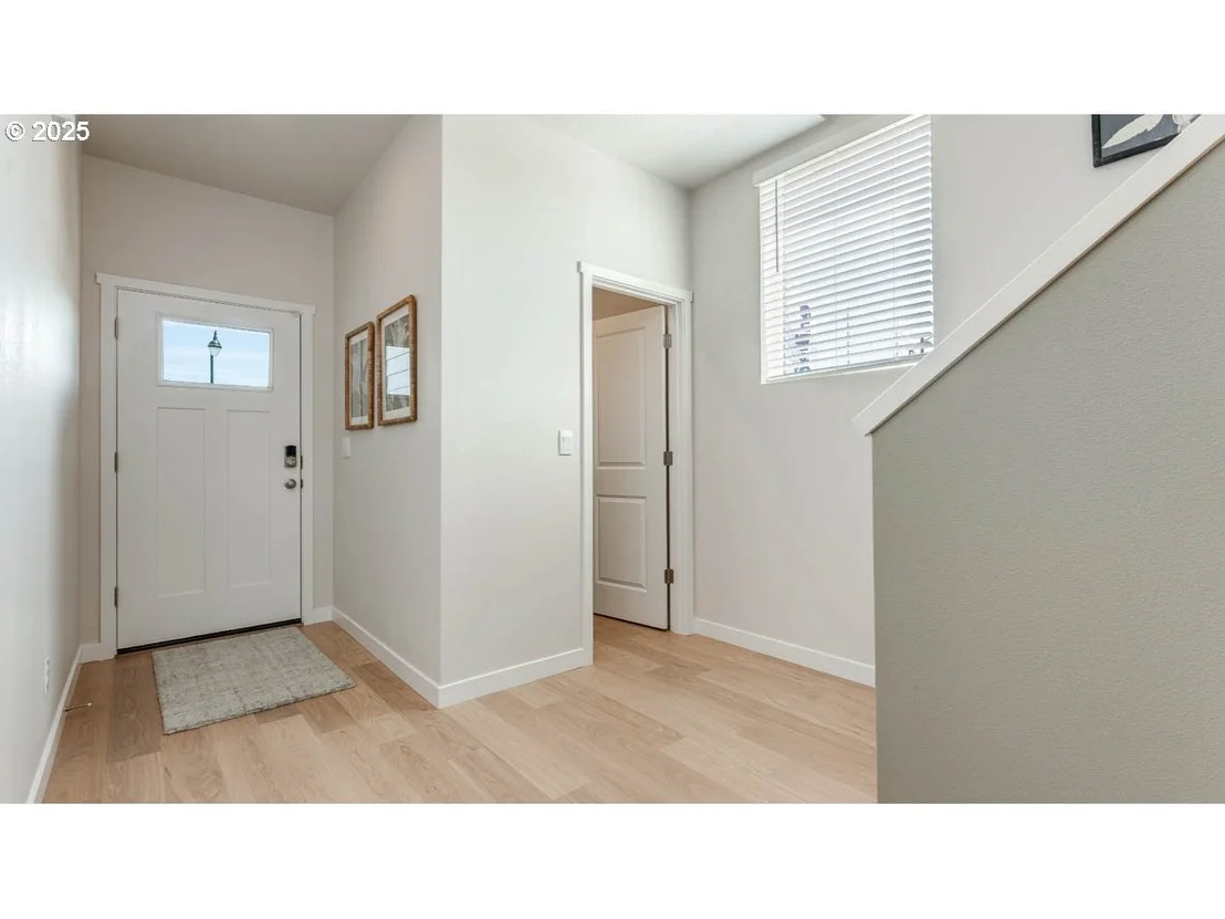 Photo of 3594 Main ST