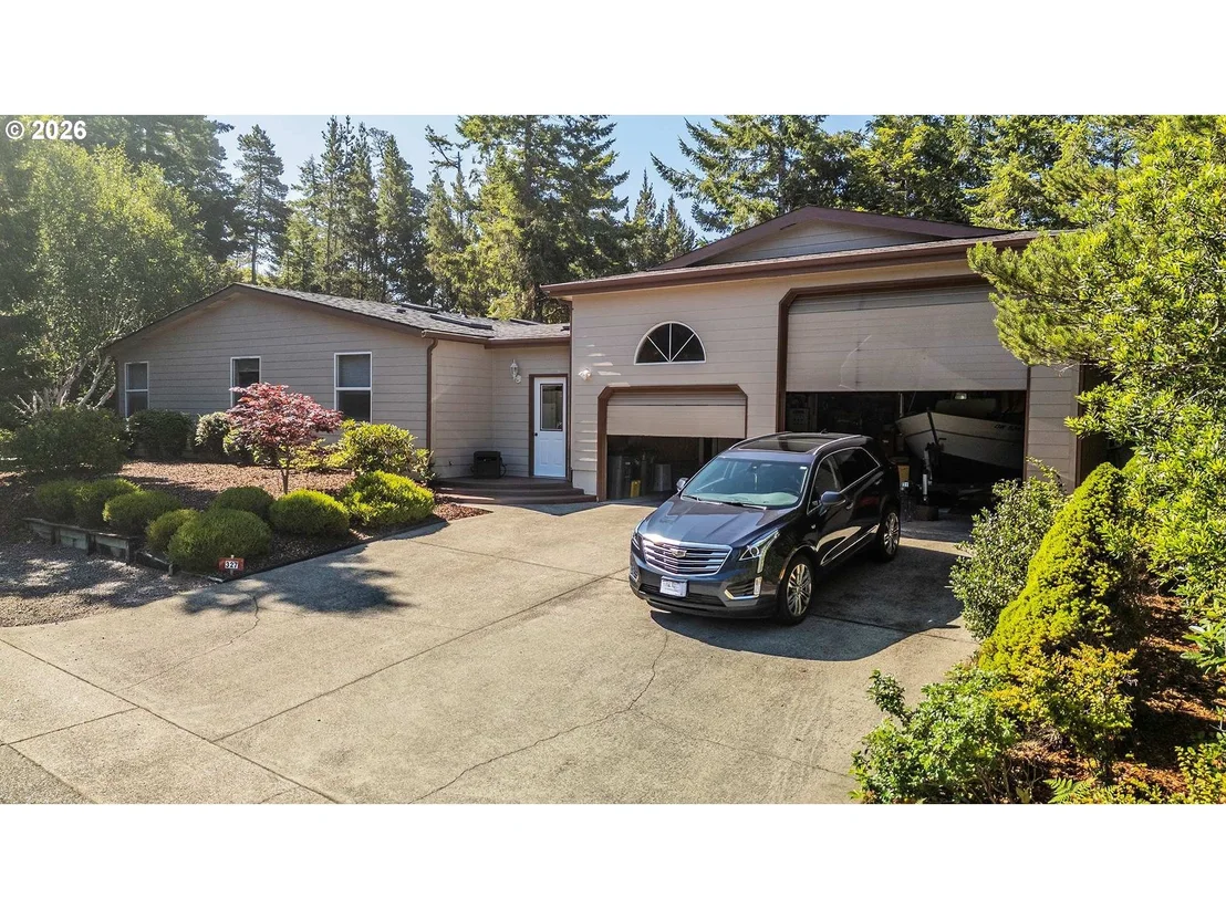 Photo of 327 SOUTHRIDGE DR