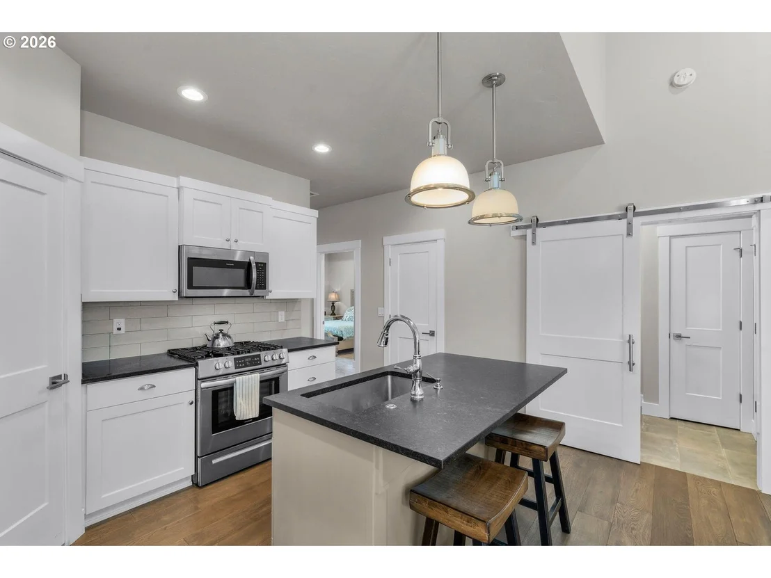 Photo of 4124 SW COYOTE AVE