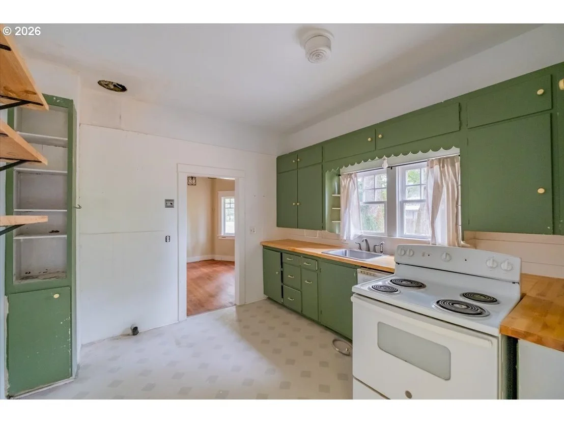 Photo of 1893 RIVER RD