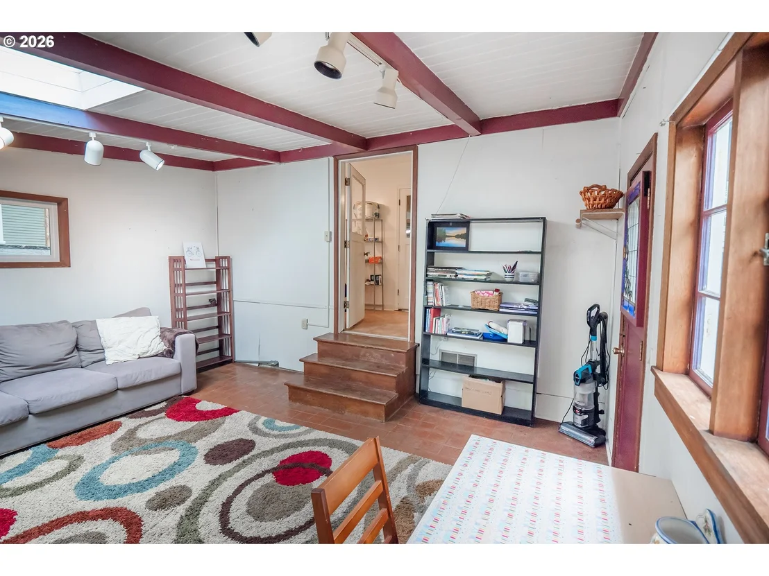 Photo of 541 W 21ST AVE