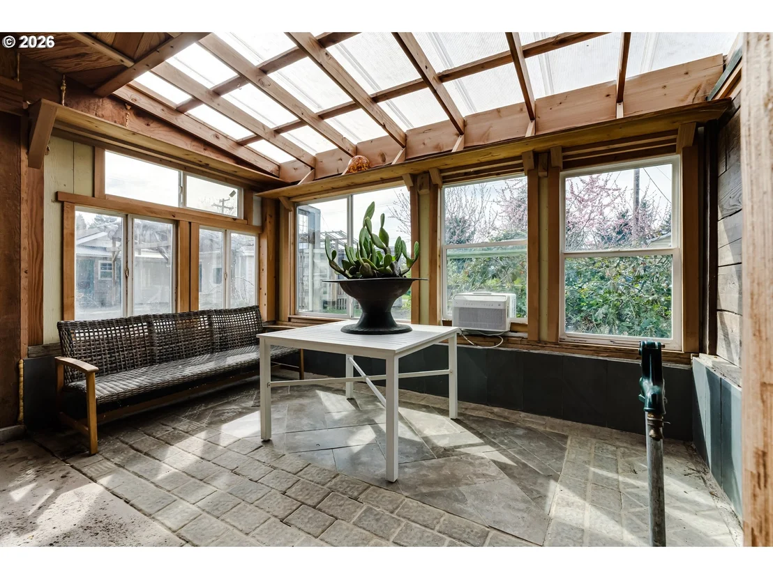 Photo of 111 HOLEMAN AVE