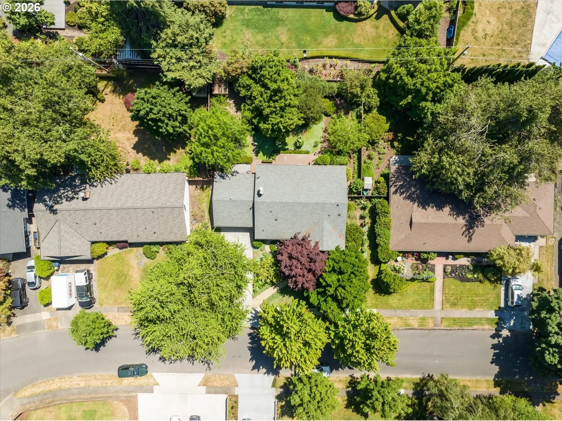 Photo of 243 DARTMOOR DR