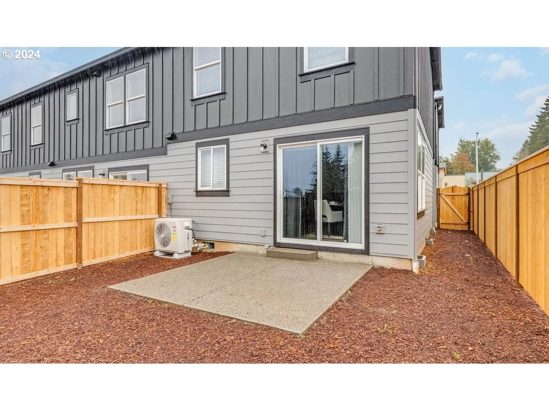 Photo of 6006 SE 15th ST
