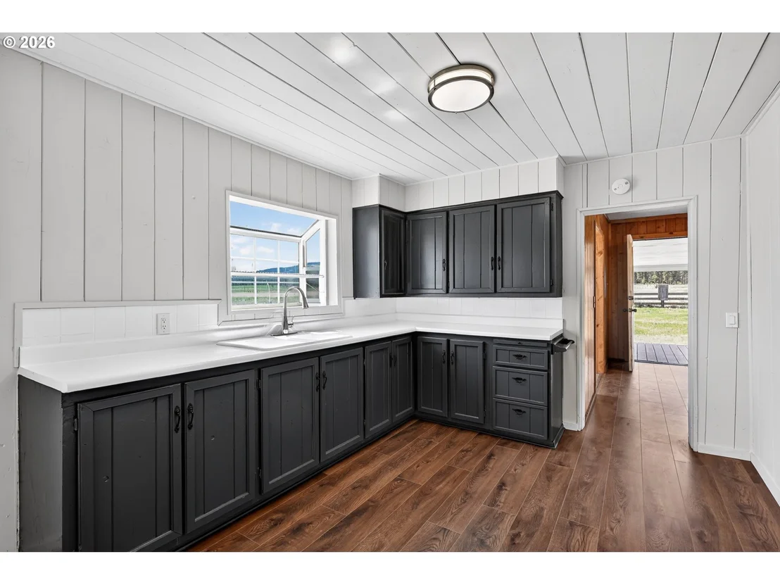Photo of 25660 SPRAGUE RIVER RD