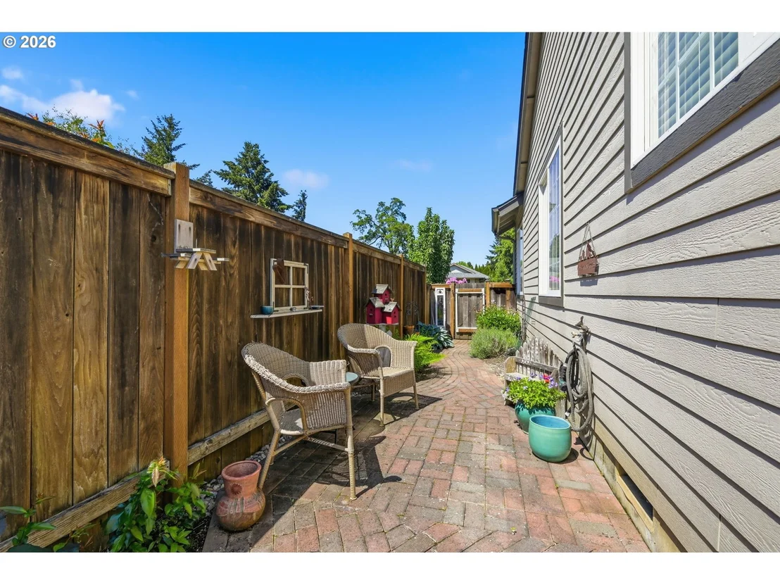 Photo of 1140 MOLLY LN