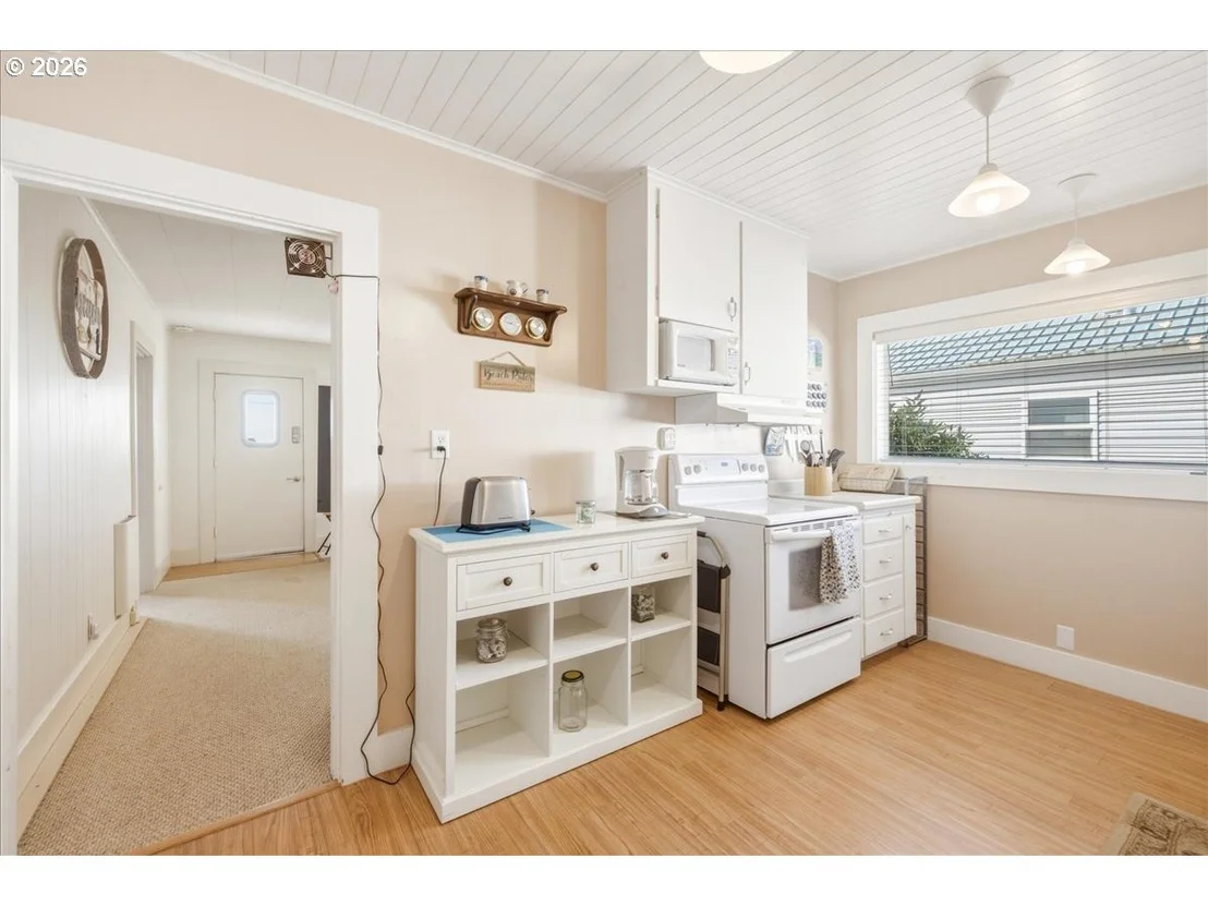 Photo of 210 CYPRESS AVE