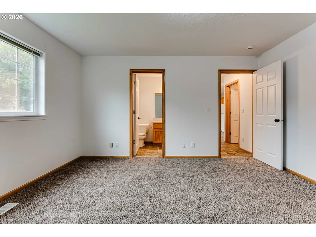 Photo of 555 HOLLYHOCK LN
