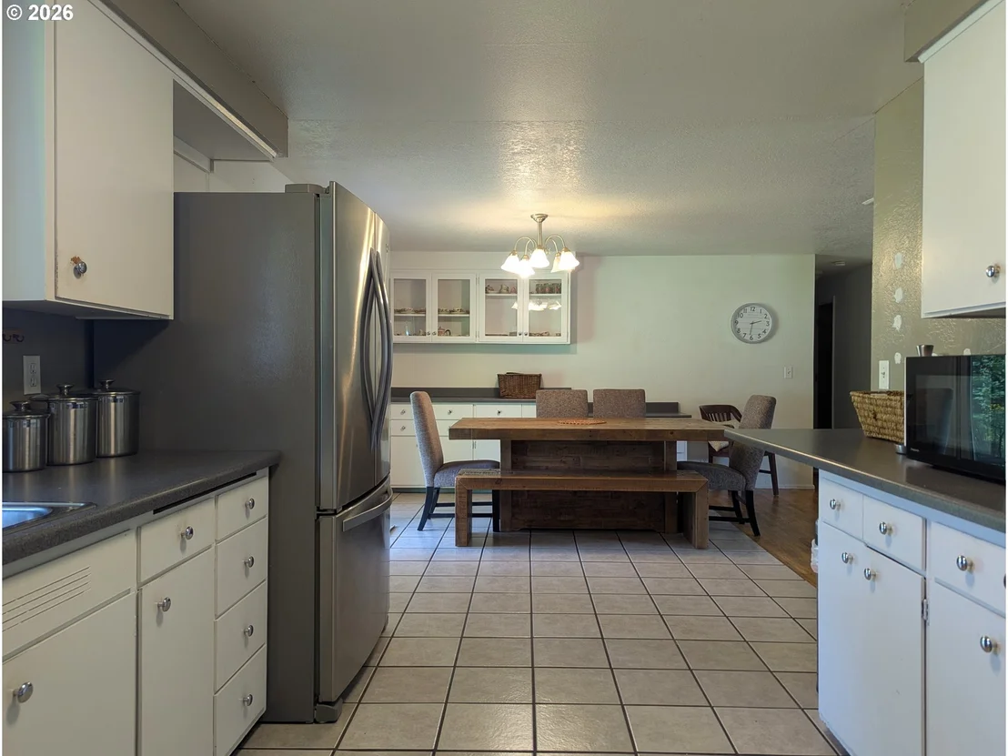 Photo of 76501 PORTAL DR
