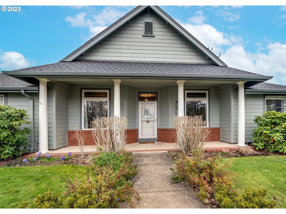 Photo of 51 SILVER OAK DR