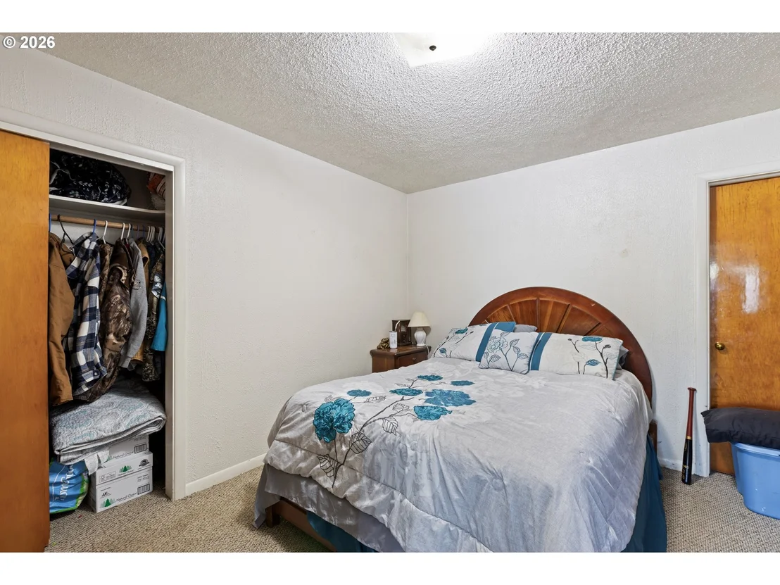 Photo of 311 SE GRAPE AVE