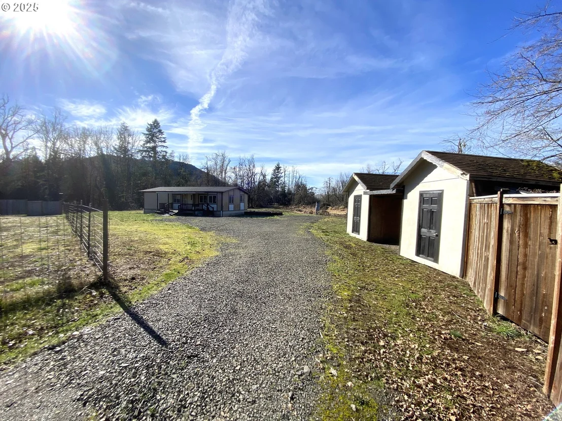 Photo of 92020 MAPLE LN