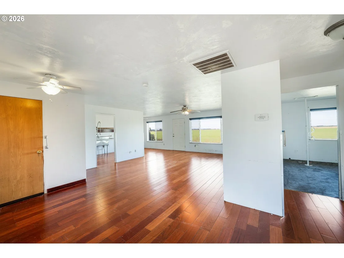 Photo of 668 EGRET AVE