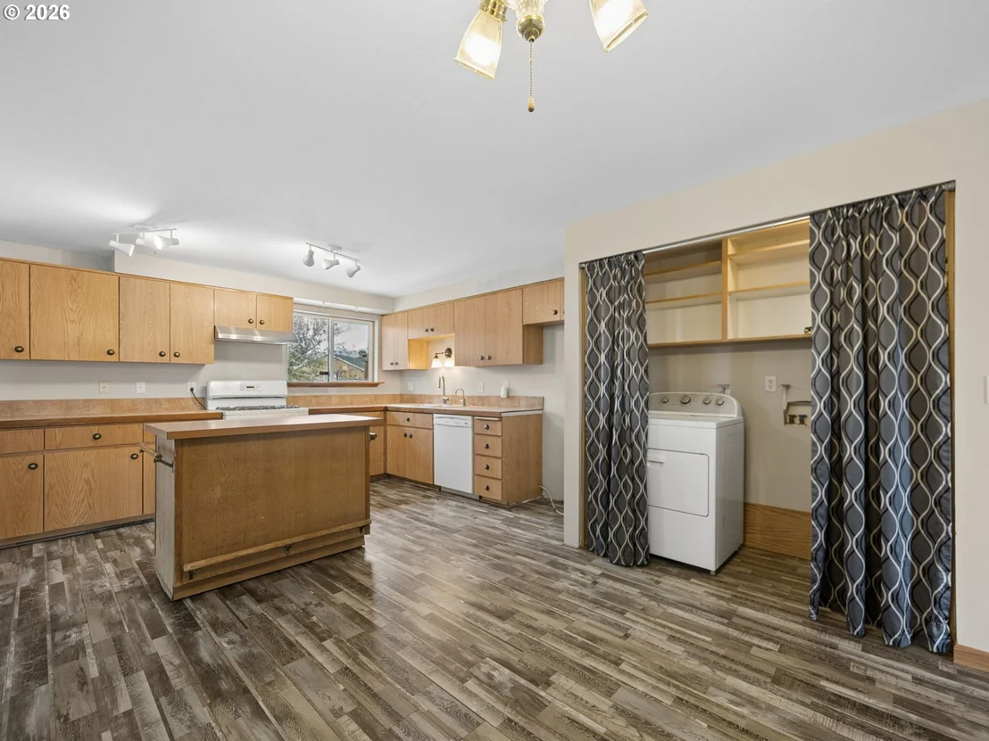 Photo of 12866 SE DAVIS LOOP
