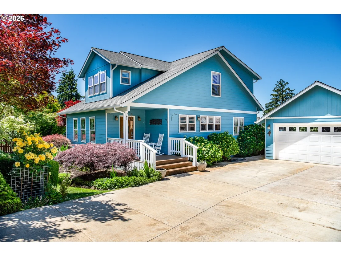 Photo of 384 EDGEVIEW DR