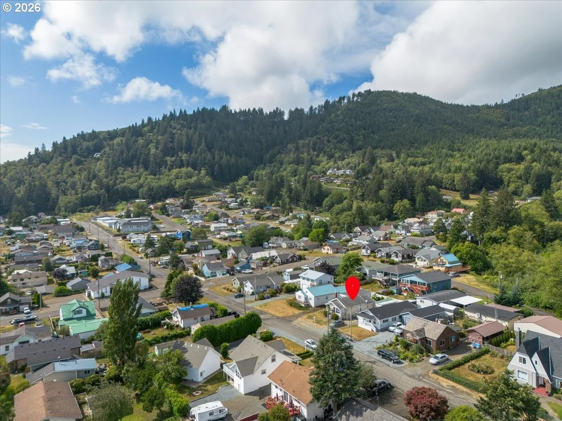 Photo of 210 CYPRESS AVE
