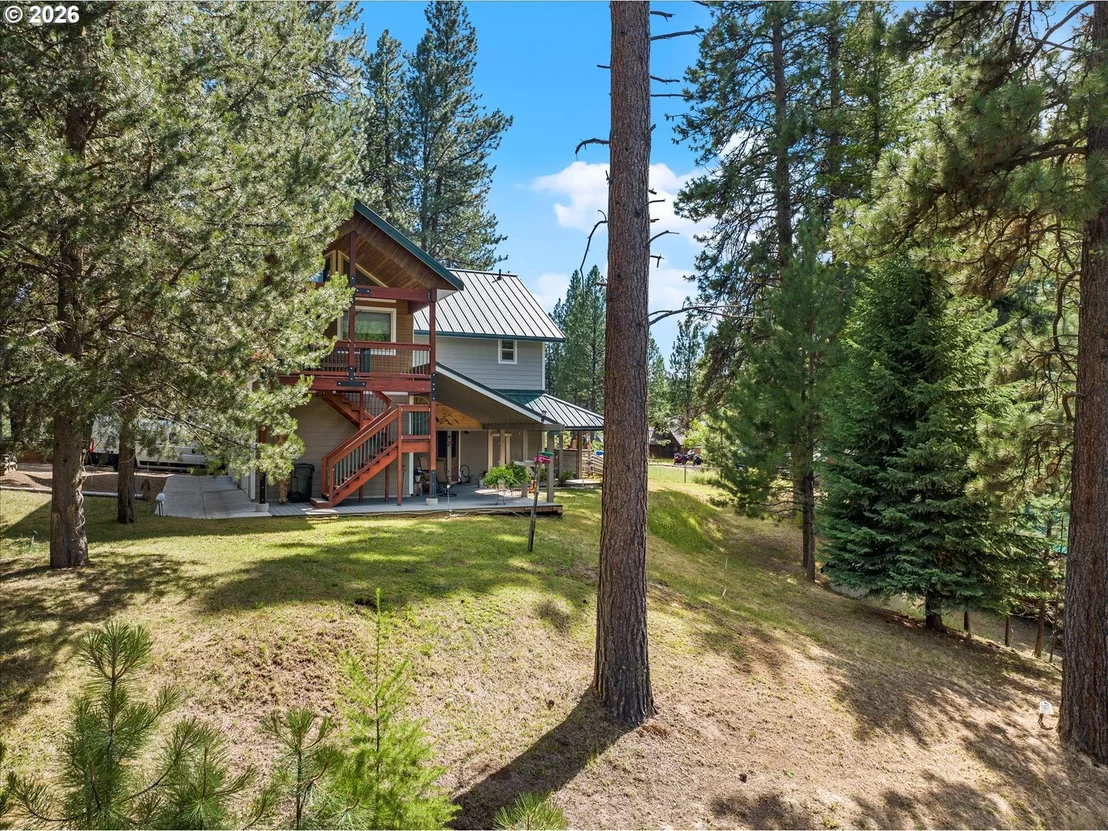 Photo of 395 BONANZA ST